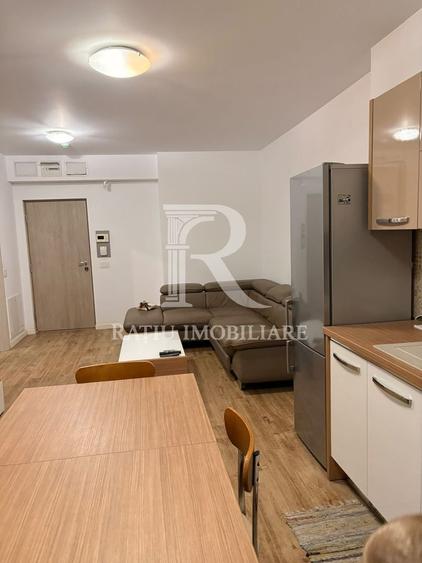 Apartament cu 2 camere semidecomandat, mobilat în Iosia
