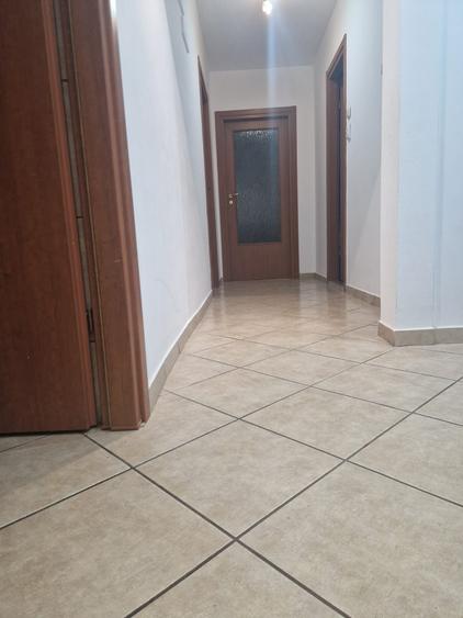 Apartament cu 2 camere decomandat în Basarabia