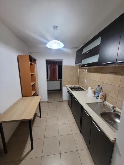 Apartament cu 2 camere decomandat, mobilat în Nicolina