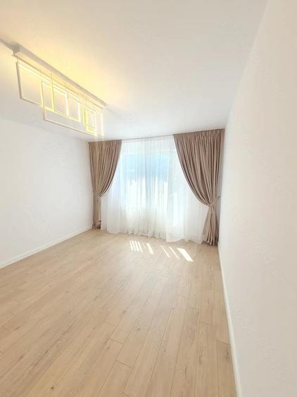 Apartament cu 2 camere decomandat în Noua