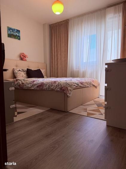Apartament cu 3 camere decomandat în Drumul Taberei