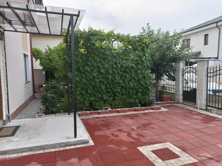 Casă cu 4 camere în Central