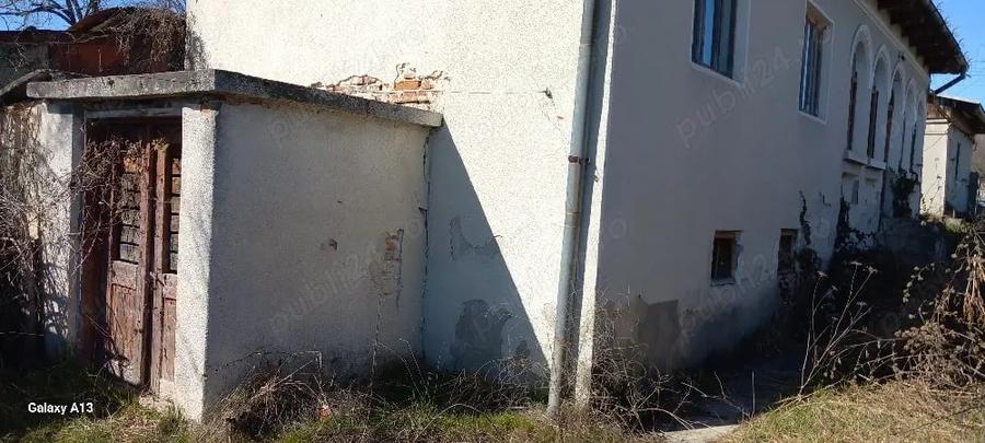 Casă cu Teren 3500 Mp în Central