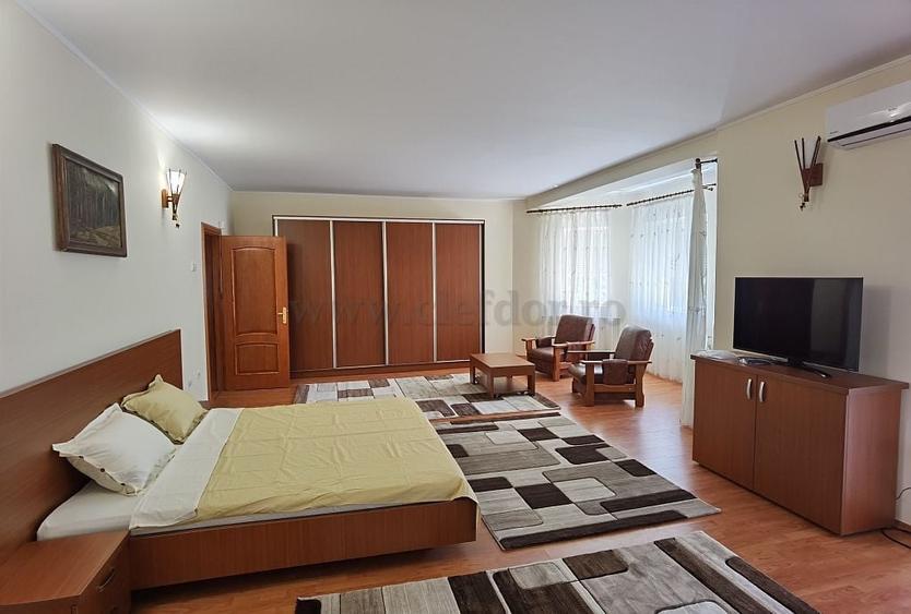 Casă individuală cu 6 camere cu Canalizare în Pipera