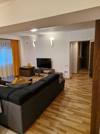 Apartament cu 2 camere semidecomandat, mobilat în Panduri