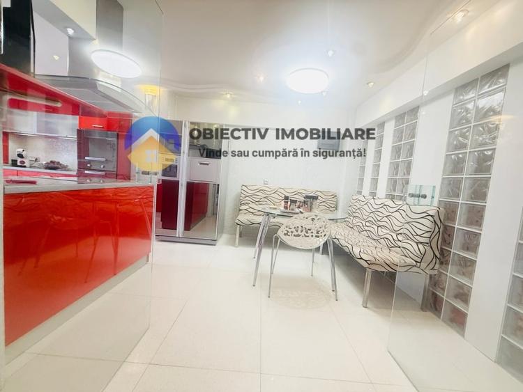 Apartament cu 3 camere decomandat în Central