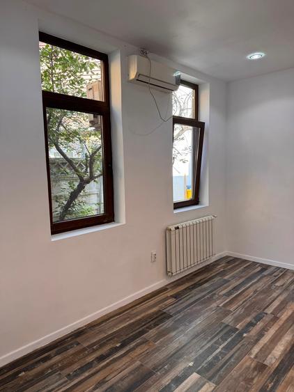 Casă cu 4 camere cu Teren 180 Mp în Moșilor
