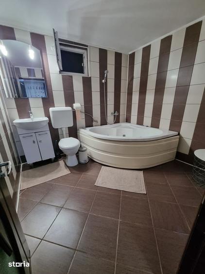 Casă cu 4 camere cu Teren 140 Mp în Central