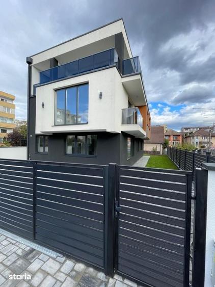 Casă cu 6 camere cu Teren 300 Mp în Gheorgheni