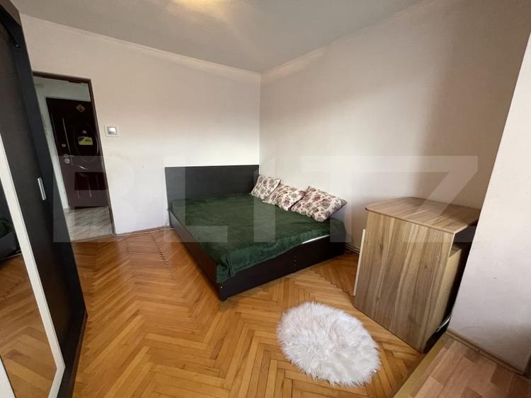 Apartament cu 3 camere decomandat, mobilat în Central