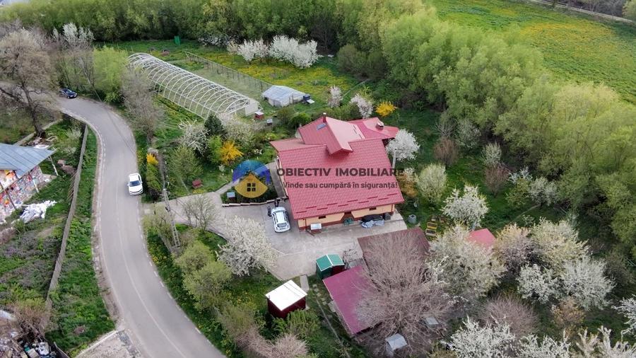 Casă individuală cu 4 camere cu Garaj în Gura Văii