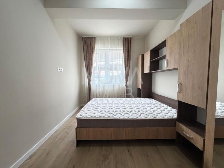 Apartament cu 3 camere semidecomandat, mobilat în Turnișor