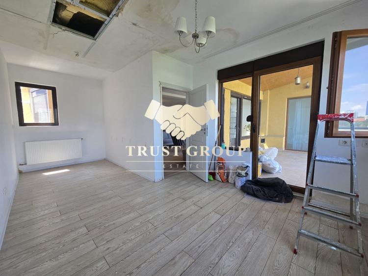 Apartament cu 4 camere decomandat în Floreasca