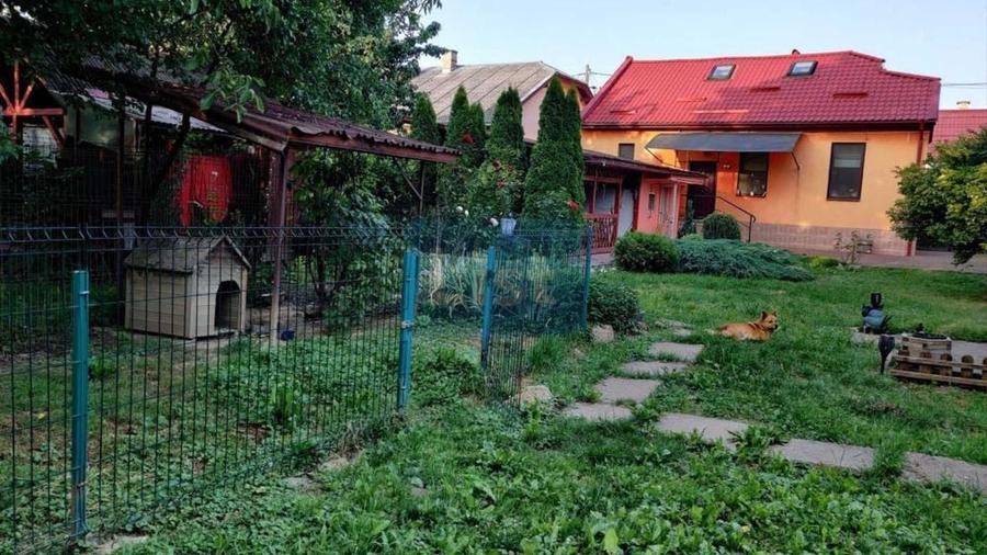Casă cu 4 camere cu Canalizare în Central