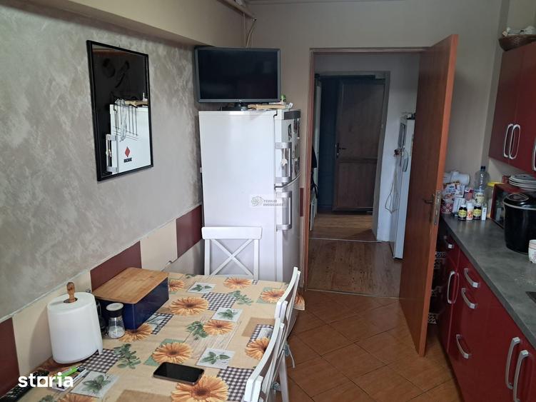 Apartament cu 4 camere decomandat în Autogară