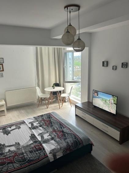 Garsonieră decomandată, mobilată în Tomis Plus