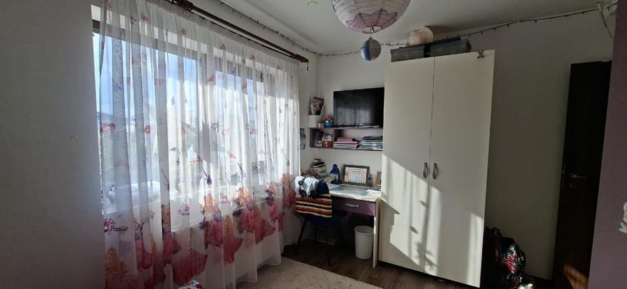 Casă individuală cu 5 camere cu Canalizare în Dumbrăvița