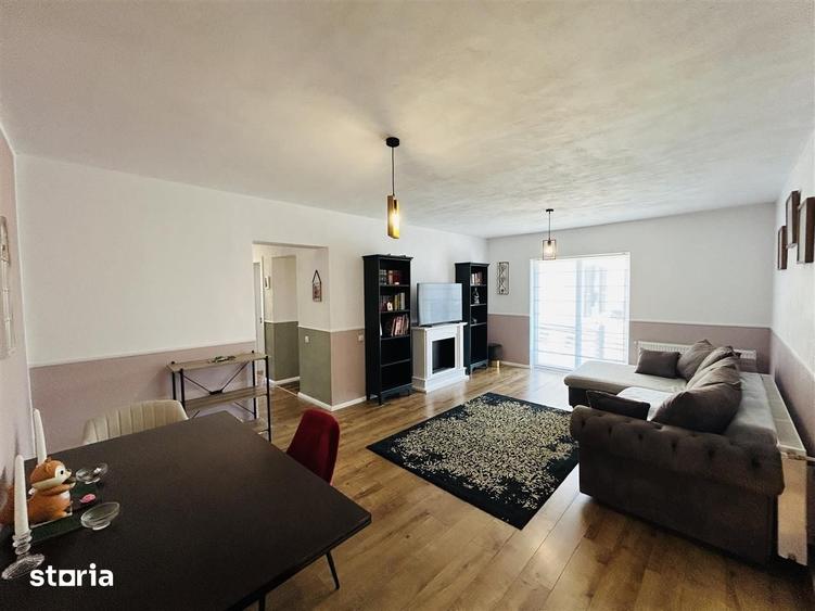 Casă cu 4 camere cu Teren 211 Mp în Roșia