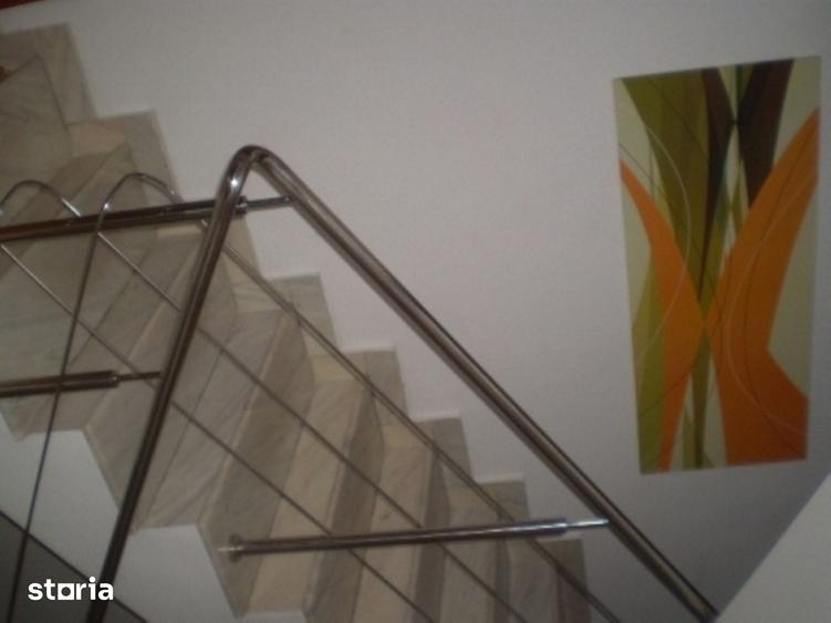 Casă cu 9 camere cu Teren 300 Mp în Iancului