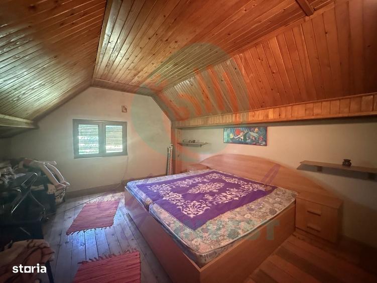 Casă cu 4 camere în Moara Domnească