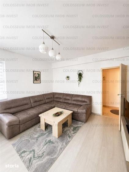 Apartament cu 3 camere decomandat în Tractorul
