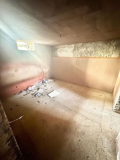 Casă individuală cu 7 camere cu Canalizare în Central