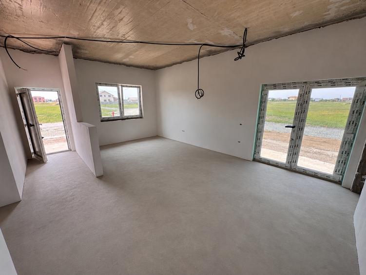 Duplex cu 3 camere cu Canalizare în Moșnița Nouă