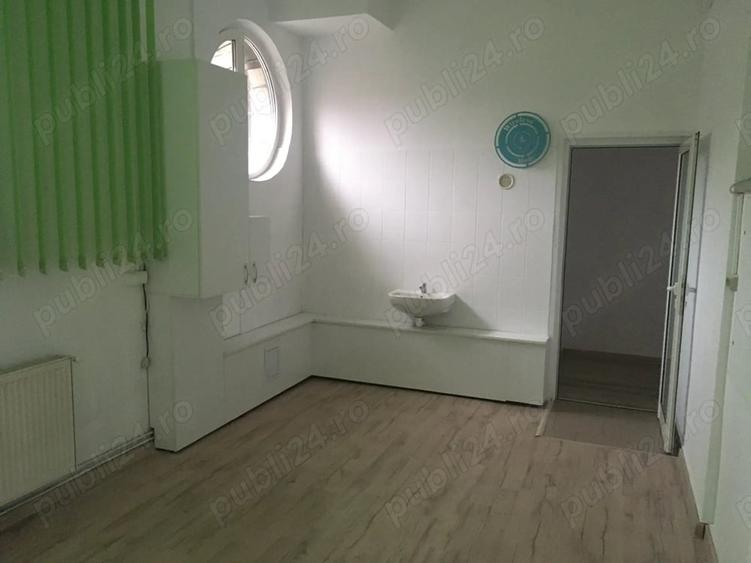 Spațiu comercial, de 125 mp, în Traian