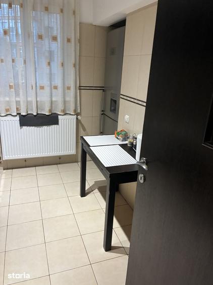 Apartament cu 2 camere decomandat în Titan