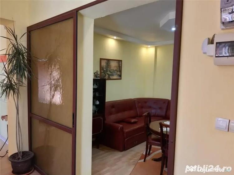 Casă cu 4 camere cu Teren 590 Mp în Central