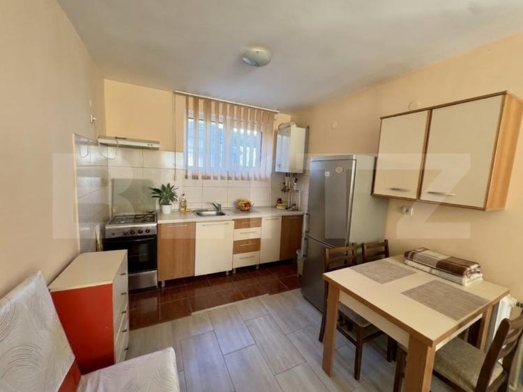 Apartament cu 2 camere semidecomandat, mobilat în Cetate