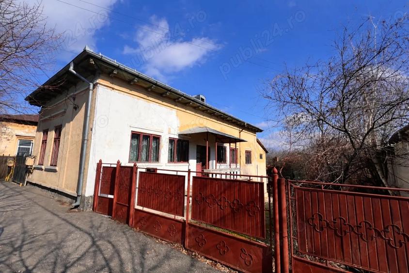 Casă cu 3 camere cu Canalizare în Central