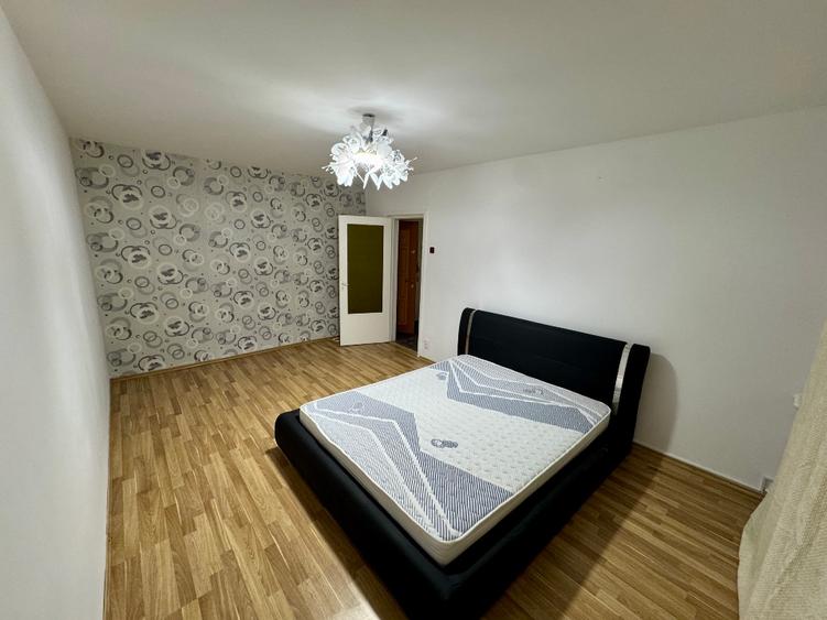Apartament cu 3 camere decomandat în Gorjului