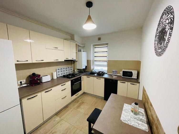 Apartament cu 2 camere decomandat în Noua