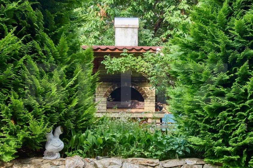 Casă individuală cu 6 camere cu Canalizare în Făget