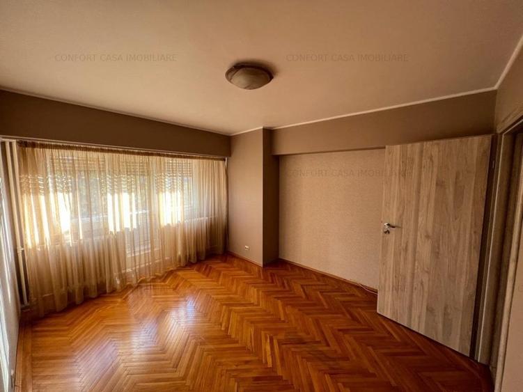 Apartament cu 3 camere decomandat în Unirii