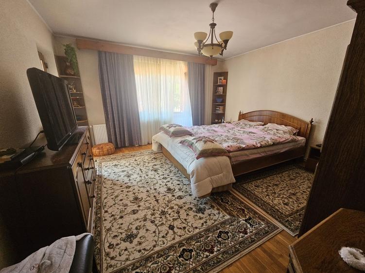 Casă individuală cu 5 camere cu Teren 159 Mp în Schei