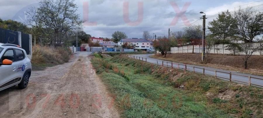 Teren Construcții intravilan de 1750 mp, în Sud-Est