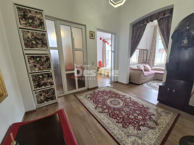 Apartament cu 3 camere decomandat, mobilat în Ultracentral