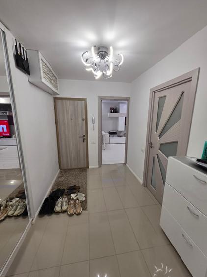 Apartament cu 3 camere decomandat în Berceni