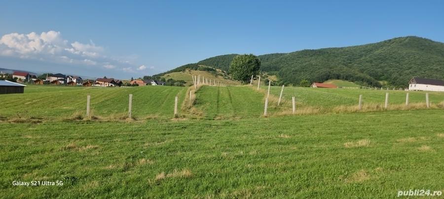 Teren de 5000 mp, în Gura Râului