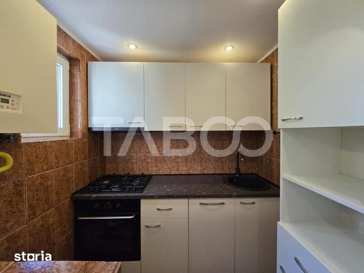 Apartament cu 3 camere semidecomandat în Țiglari