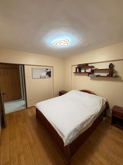 Apartament cu 3 camere decomandat în Gară