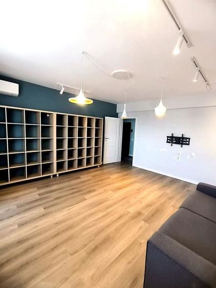 Apartament cu 2 camere decomandat, mobilat în Apărătorii Patriei