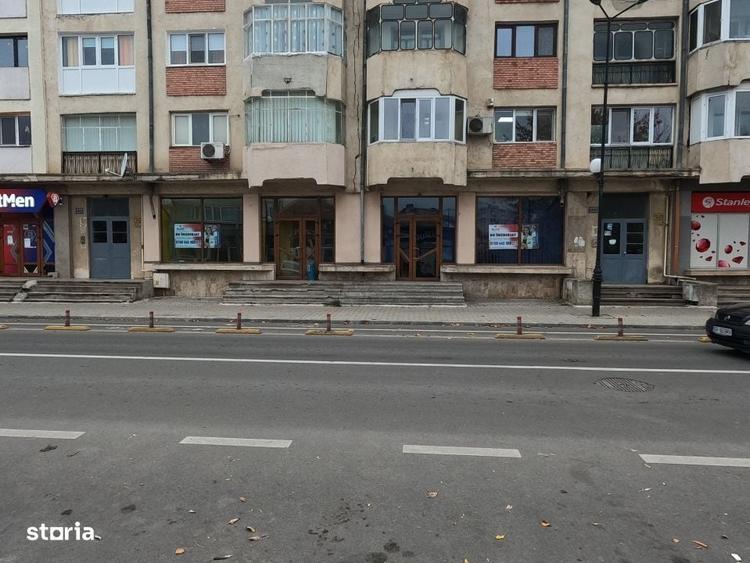 Spațiu comercial, de 70 mp, în Uiești