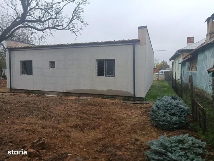 Casa parter, 90 mp, la rosu, zona Cosoveni - 1