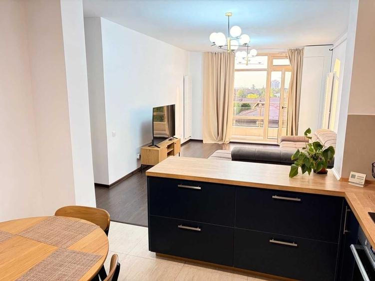 Apartament cu 2 camere decomandat în Central