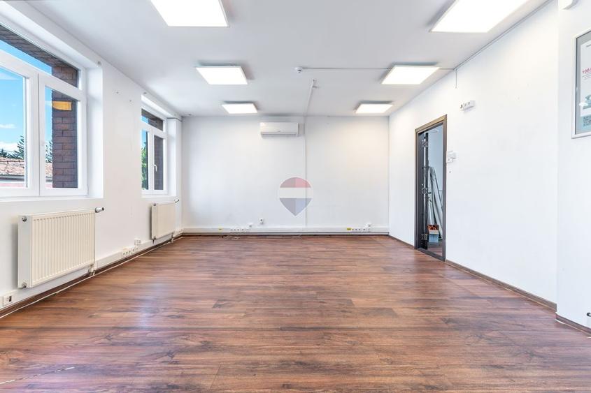 Birou, de 52.479999542236 mp, în Semicentral