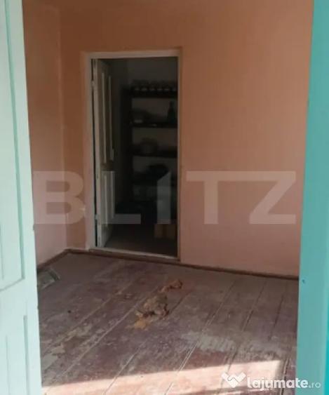 Casă cu 3 camere cu Teren 1900 Mp în Central