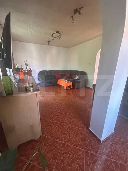 Casă individuală cu 5 camere cu Canalizare în Ghirodei